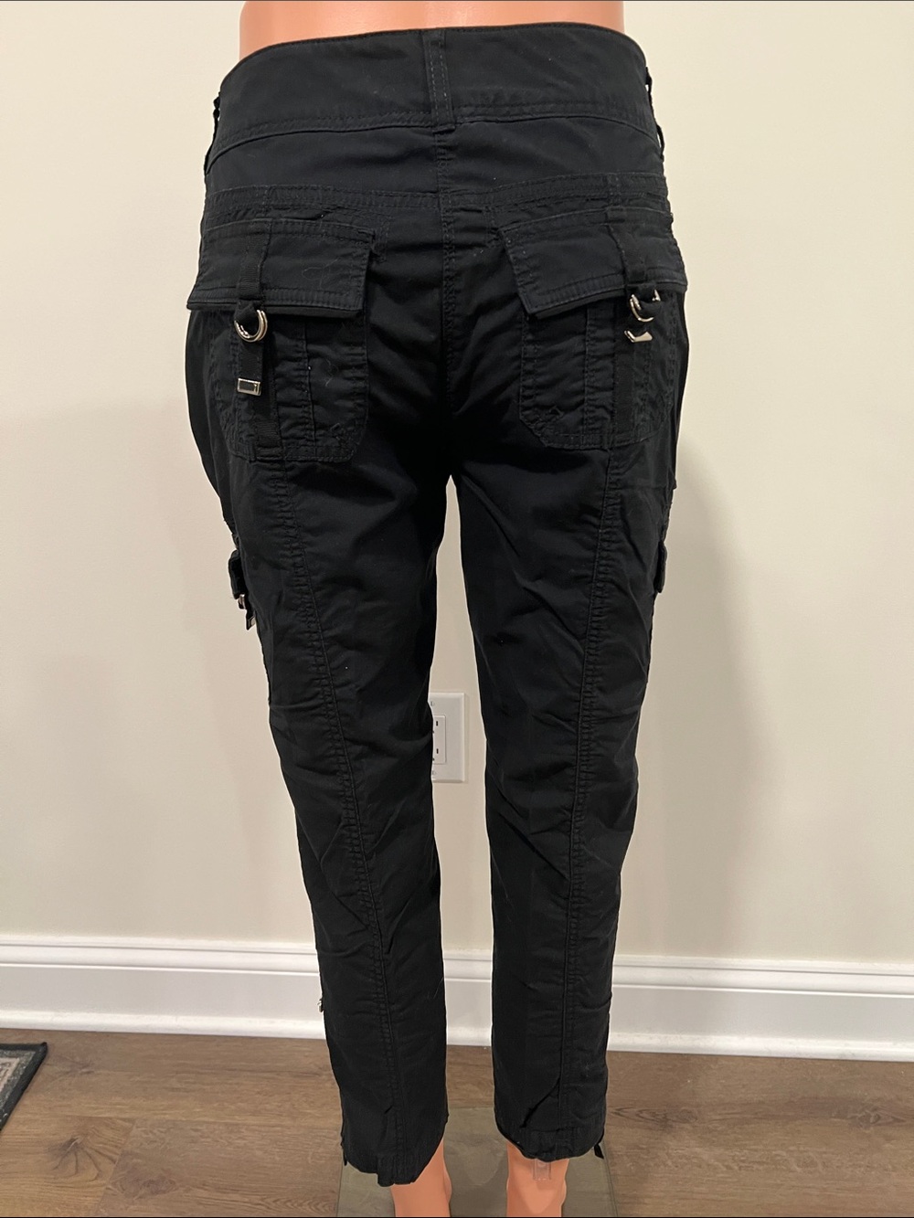 White House Black Market Black Cropped Cargo Pants Size 2 - Picture 6 of 12